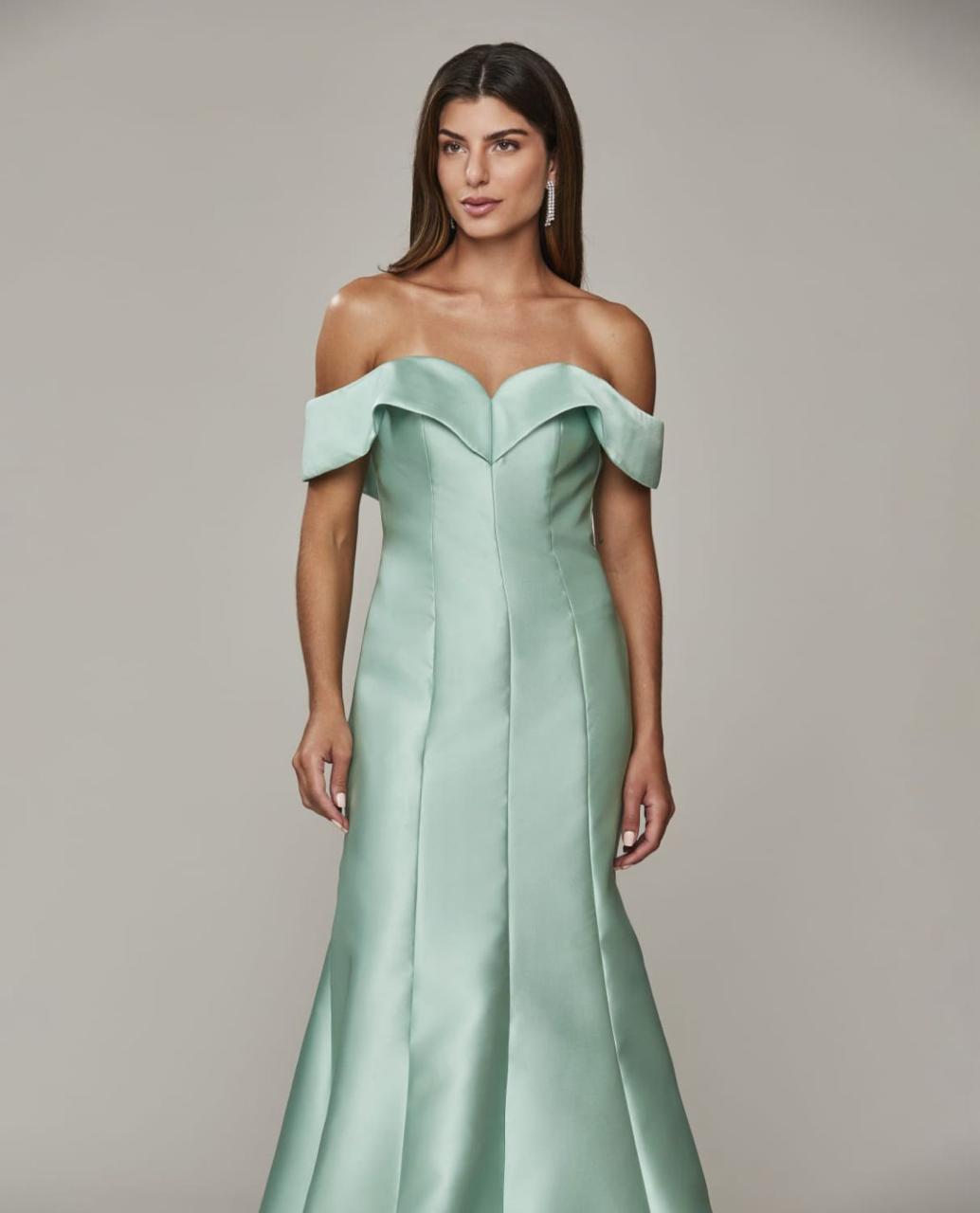 Vestido longo verde menta com decote ombro a ombro - Imagem 3