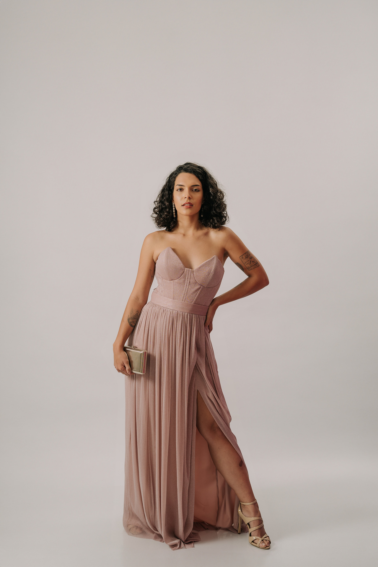 Vestido longo com decote tomara que caia e estrutura de corselet - Imagem 5