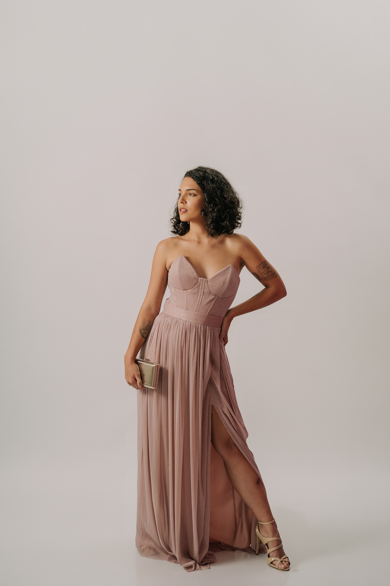 Vestido longo com decote tomara que caia e estrutura de corselet - Imagem 4