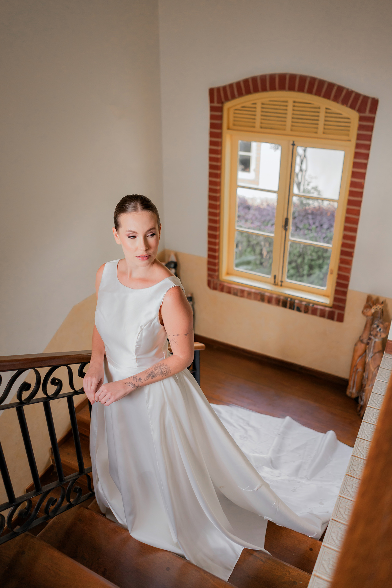 Vestido em zibeline off-white decote canoa clássico - Imagem 6