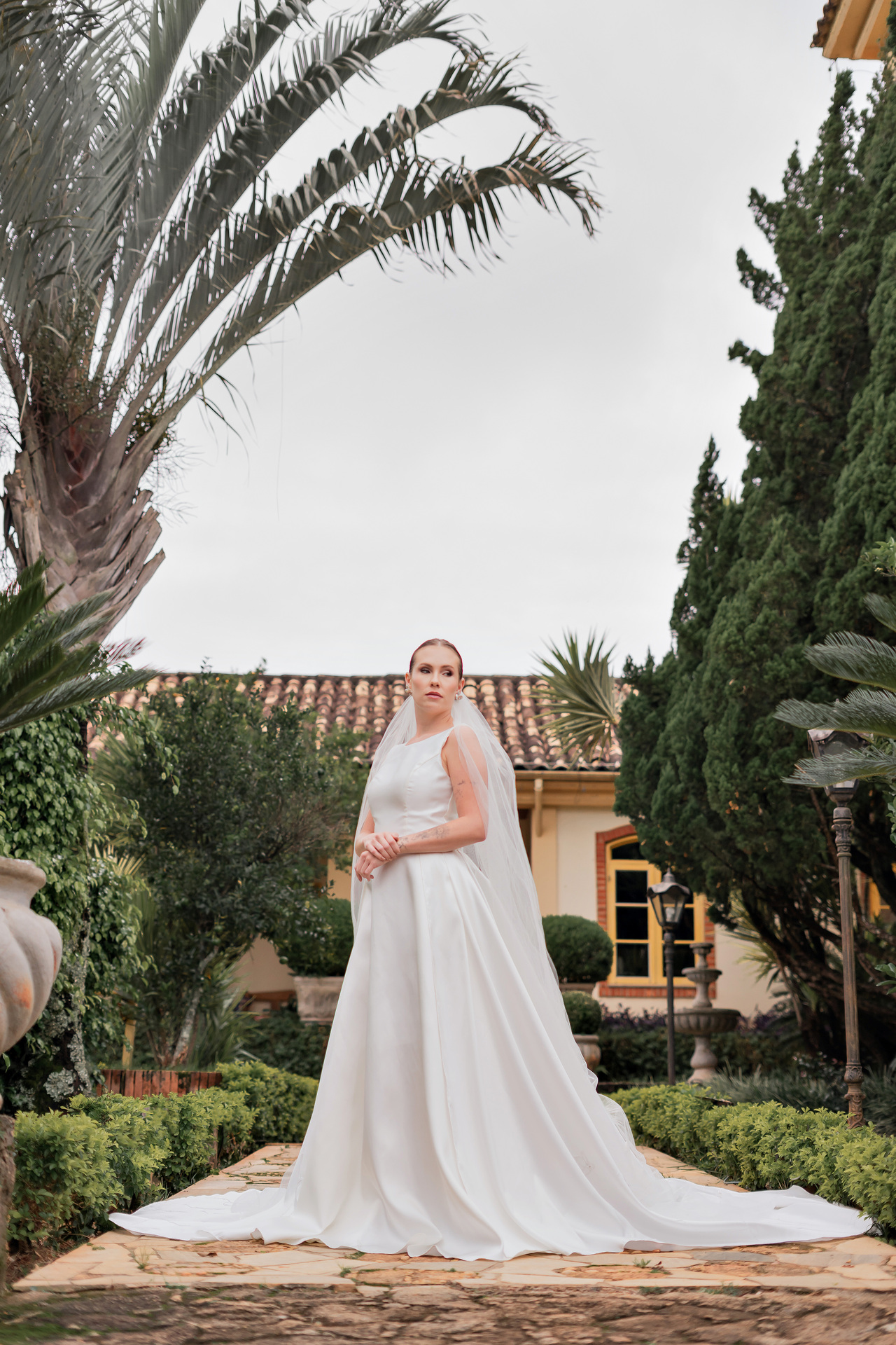 Vestido em zibeline off-white decote canoa clássico - Imagem 5